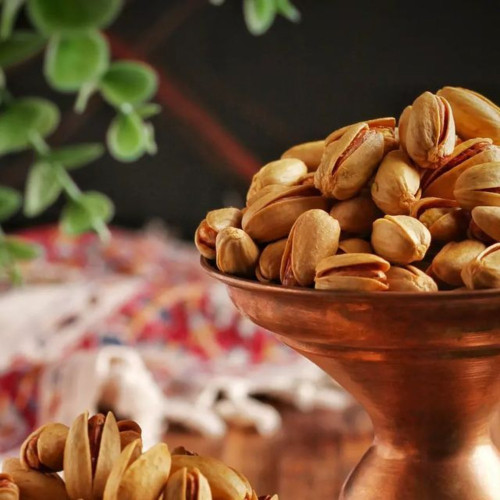 پسته احمد آقایی دستچین لوکس