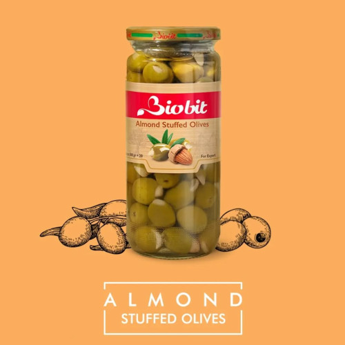 زیتون سبز با مغز بادام